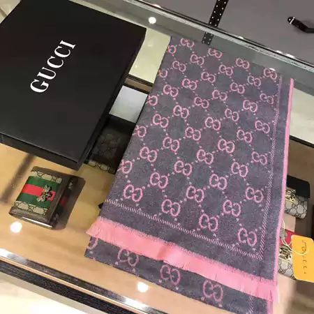 Gucci 定番デザイン カシミヤスカー